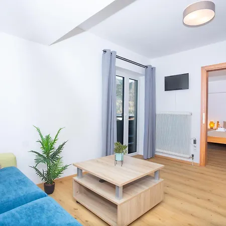 Alpina - Zell Am Апартаменты *