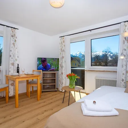 Alpina - Zell Am Апартаменты *