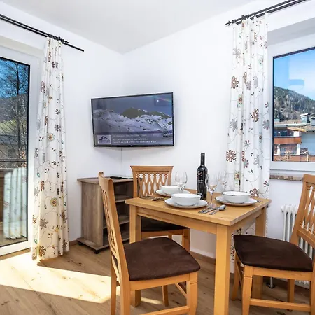 Апартаменты Alpina - Zell Am